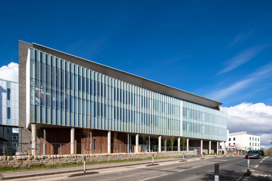 Exterior of the new Institute of Genetics and Cancer building extenstion 